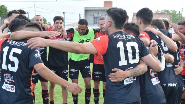 Sporting superó a Huracán 2 a 1 y es finalista de los playoff. Foto: Liga del Sur.