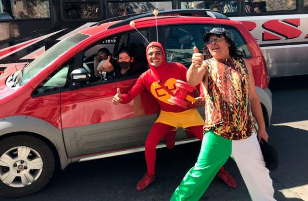 El Chapulín y La Mona, al rescate en las calles de Córdoba: qué noble acto hicieron