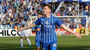 Con 24 años, el cordobés Tadeo Allende se va al Celta de Vigo. Debutó en Instituto en la pandemia (La Voz).