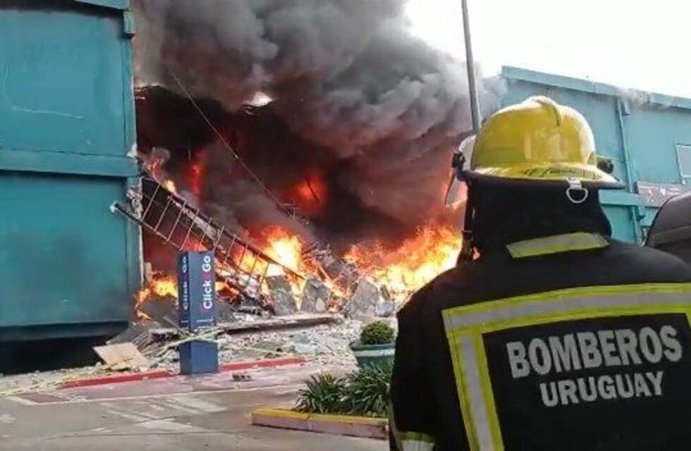 Punta del Este: el impactante video del shopping prendido fuego que dejó sin luz a toda la ciudad