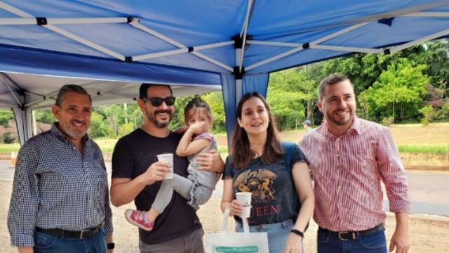 Puerto Iguazú espera a los turistas con un agasajo en el acceso a la ciudad.