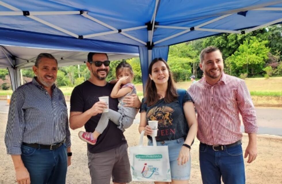 Puerto Iguazú espera a los turistas con un agasajo en el acceso a la ciudad