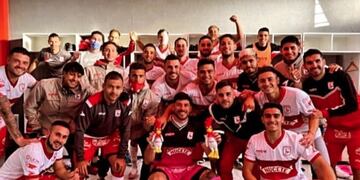 Deportivo Morón festejó el importante triunfo ante San Martín de San Juan.