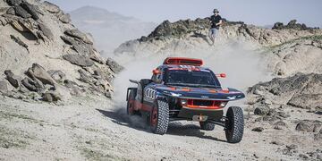 Audi picó en punta en el Dakar con el prototipo eléctrico en manos del sueco Ekstrom.