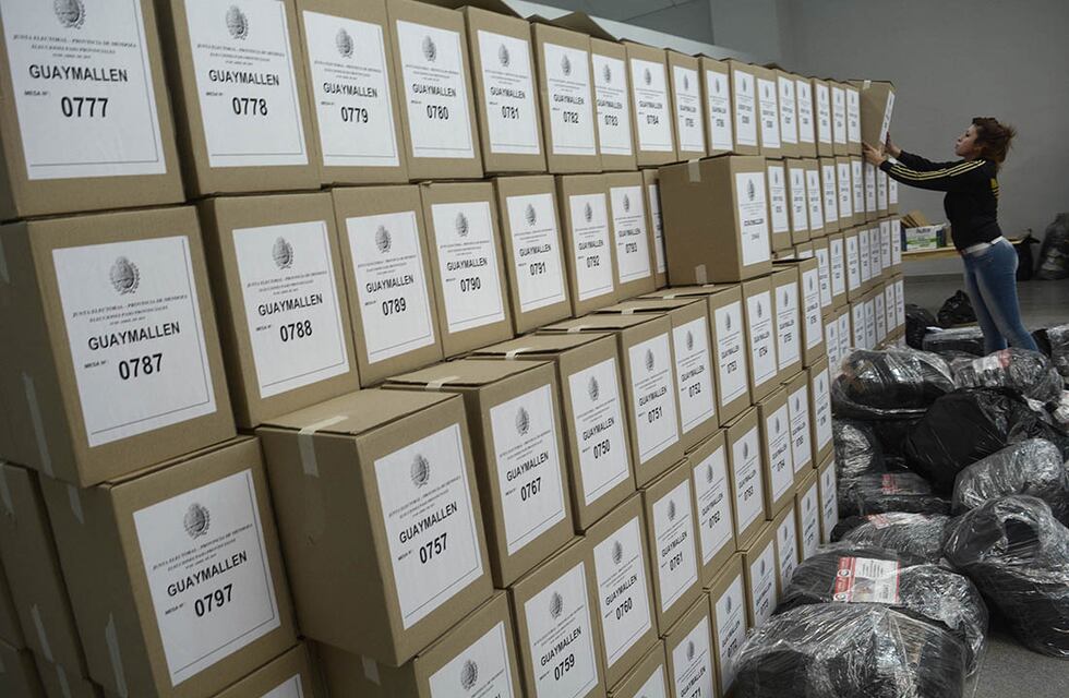 Elecciones: anunciaron cuánto dinero recibirán los partidos políticos para la campaña