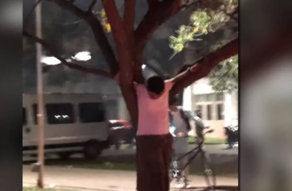 Fue a una fiesta en Arquitectura, lo drogaron y terminó “crucificado”