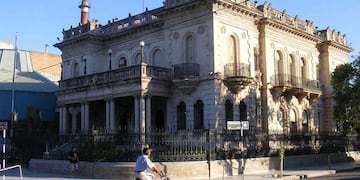 El Palacio Tampieri, sede del gobierno local, fue preservado y se limitó su utilización (La Voz).