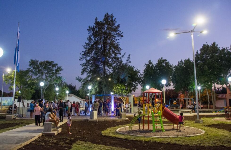 Inauguraron en San Martín la remodelación de la plazotela Independencia