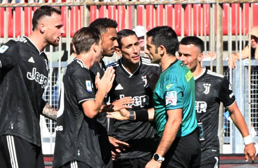 Ángel Di María pegó un codazo y recibió su primera tarjeta roja en Juventus