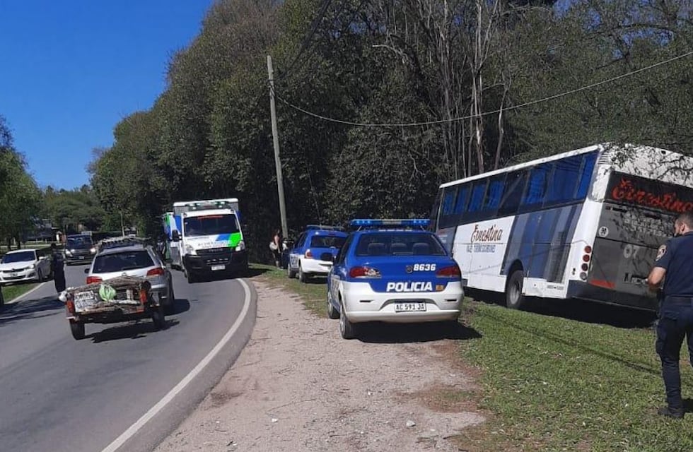 Villa La Bolsa: un colectivo perdió el control y atropelló a dos peatones
