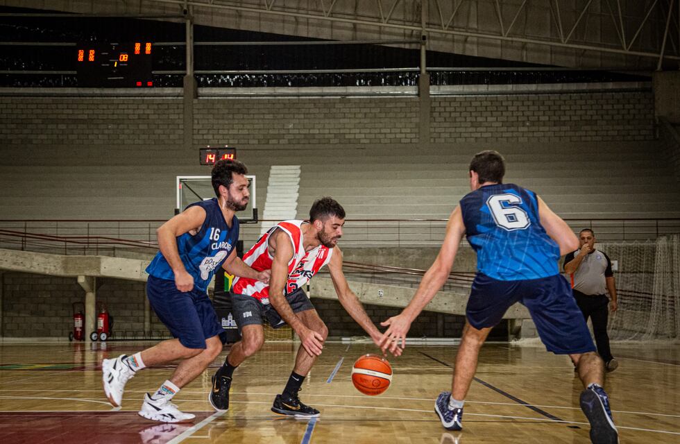 Copa Ciudad de Tres Arroyos: Costa Sud, Quilmes y Alumni semifinalistas