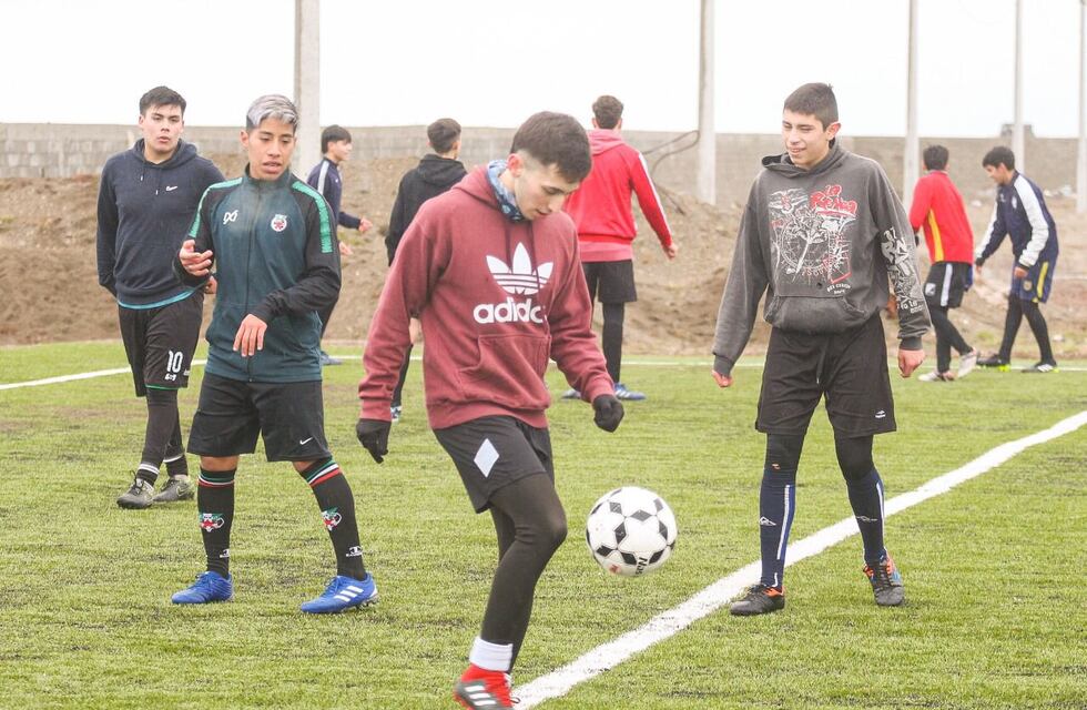 Juegos de la Araucanía: los preseleccionados de Voley y fútbol concentraron en Río Grande