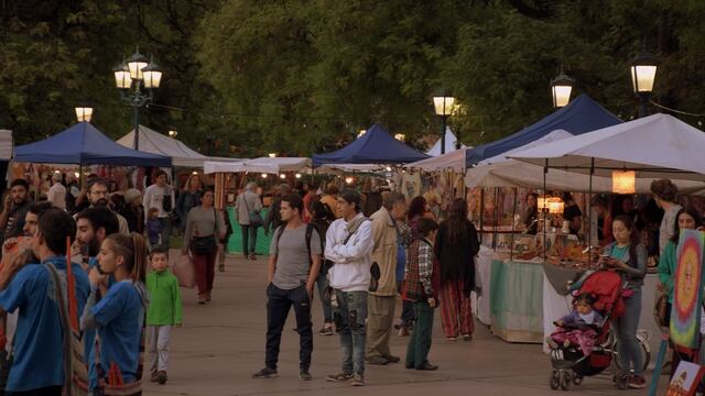 La Ciudad de Mendoza convocó a artesanos para participas con un puesto en la Plaza de las Artes. Gentileza MCM