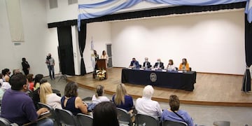 Capacitaron bajo la Ley Micaela a los no docentes de la UNT.