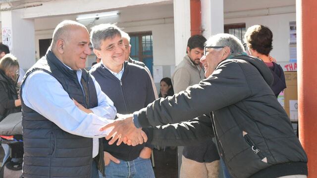 Manzur votó en Yerba Buena.