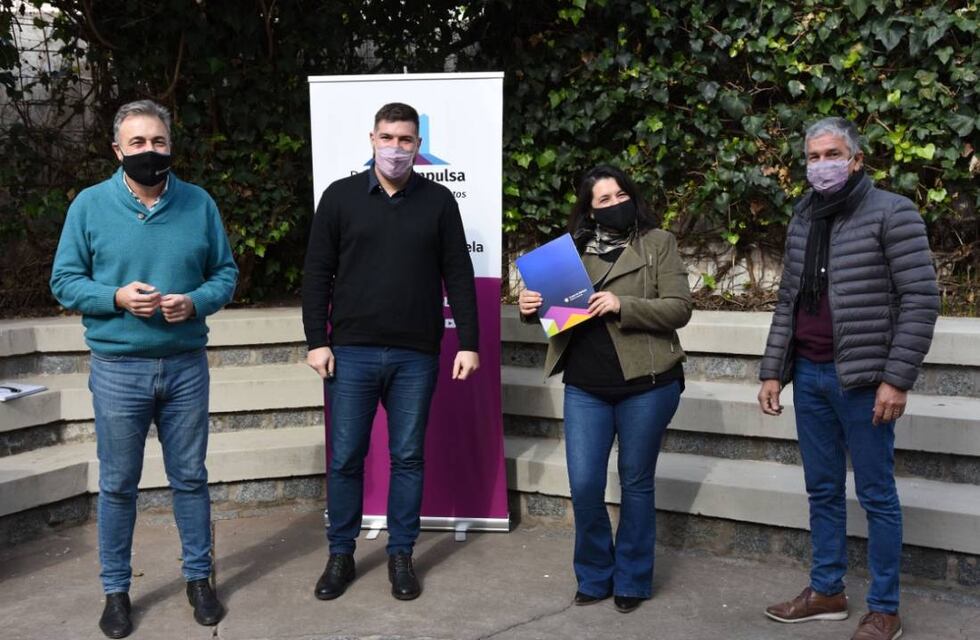 Entregaron créditos a 6 emprendedores