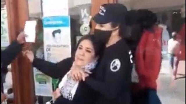 Policía fue pasada a disponibilidad por violento arresto.