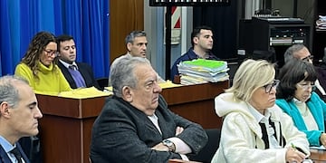 El ex rector de la UNT, Juan Cerisola, junto a la doctora Silvia Ana Peyracchia