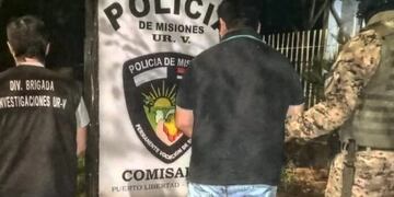 Detienen al presunto líder de una banda de roba autos en Puerto Esperanza .
