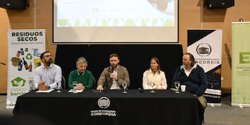 Azcué encabezó la firma del Convenio InterJurisdiccional para la Gestión Integral y Disposición Final de Residuos Sólidos Urbanos junto a Municipalidades del departamento Concordia.