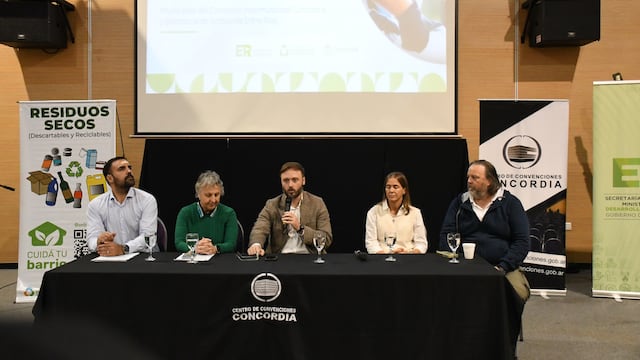 Azcué encabezó la firma del Convenio InterJurisdiccional para la Gestión Integral y Disposición Final de Residuos Sólidos Urbanos junto a Municipalidades del departamento Concordia.