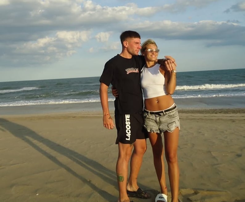 Manuel Molinari y su novia Brisa