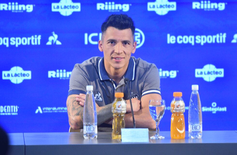 La formación de Talleres para el debut, con Rubén Botta entre los titulares