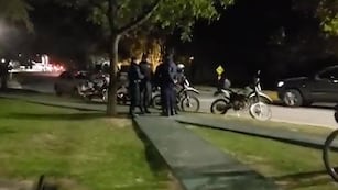 Vecinos denunciaron amedrentamiento policial mientras protestaban contra la inseguridad.