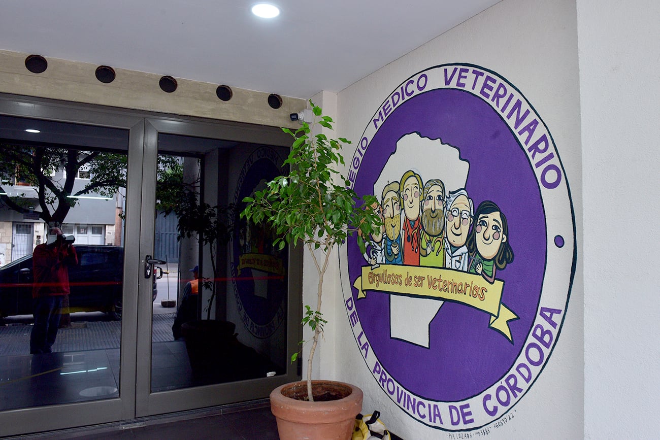 Colegio de Médicos Veterinarios de Córdoba Denuncian al expresidente y su consejo directivo por malversación de fondos y administración fraudulenta. (Ramiro Pereyra / La Voz)