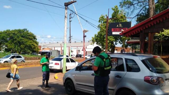 Continúan los controles en estaciones de servicio de Puerto Iguazú.