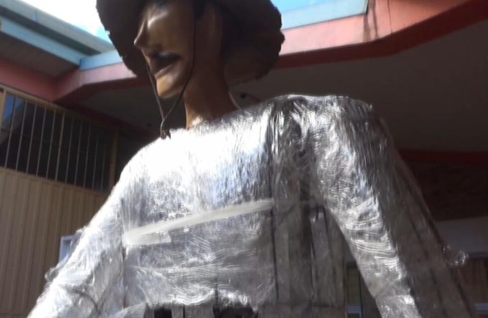 Alumnos de la Epet N° 6 de Eldorado presentaron un “robot colono agricultor”