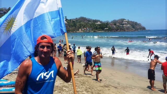 El reconocido guardavidas murió este jueves mientras surfeaba en México