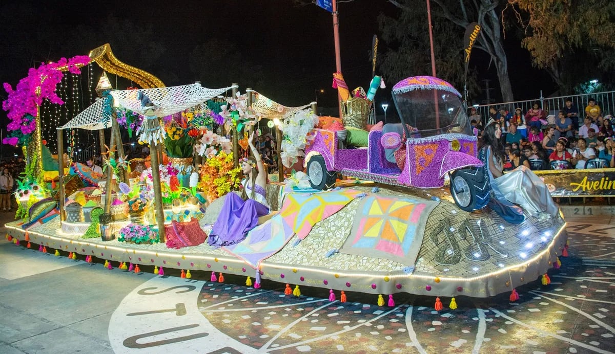 La Fiesta Nacional de los Estudiantes se realiza cada primavera en Jujuy desde hace más de setenta años, ofreciendo un singular espectáculo de color y juventud.