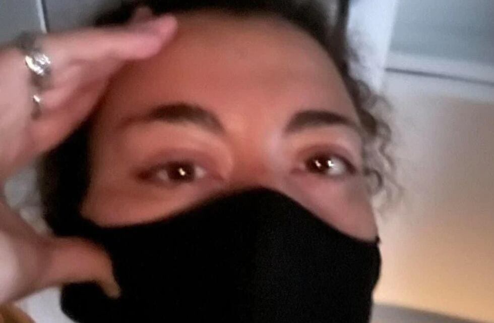 Varados: viajó de Córdoba a Estados Unidos para visitar amigos, no la dejan volver y le perdieron los medicamentos