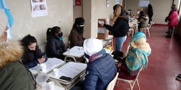 Excepto algunos episodios aislados, las mesas habilitadas en las 450 escuelas de toda la provincia abrieron con normalidad la jornada comicial.