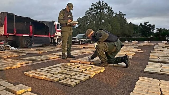 Gendarmería Nacional frustra millonario cargamento de marihuana en un operativo en Santa Ana.