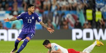 El cordobés Cristian "Cuti" Romero jugó de entrada en la selección ante Polonia en el cierre de la fase de grupos del Mundial de Qatar. (AP)
