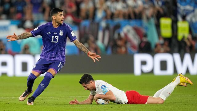 El cordobés Cristian "Cuti" Romero jugó de entrada en la selección ante Polonia en el cierre de la fase de grupos del Mundial de Qatar. (AP)