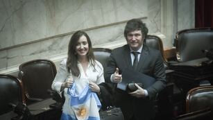 Villarruel y Milei tras la proclamación.