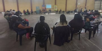 Una de las comisiones de trabajo que analizaron la temática de la "Campaña Nacional de Prevención Argentina Unida Contra las Violencias" en Humahuaca.