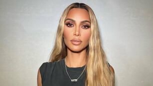 Kim Kardashian impuso tendencia en Instagram al posar con un micro corset