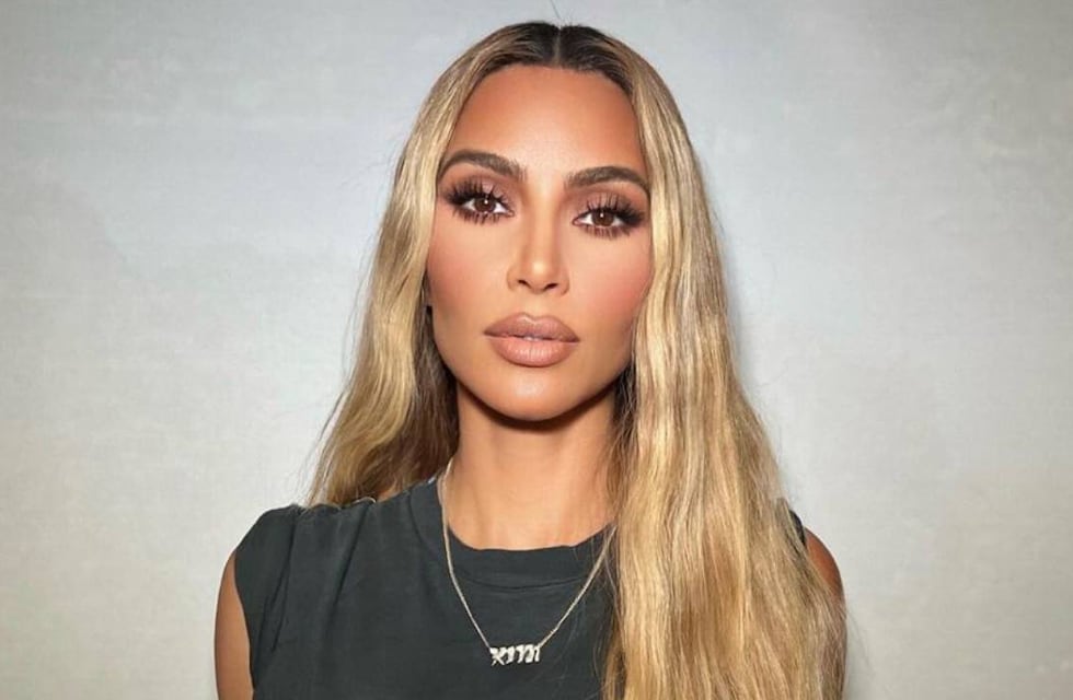 Arrasadora: Kim Kardashian mostró cuáles son las microbikinis para el verano europeo