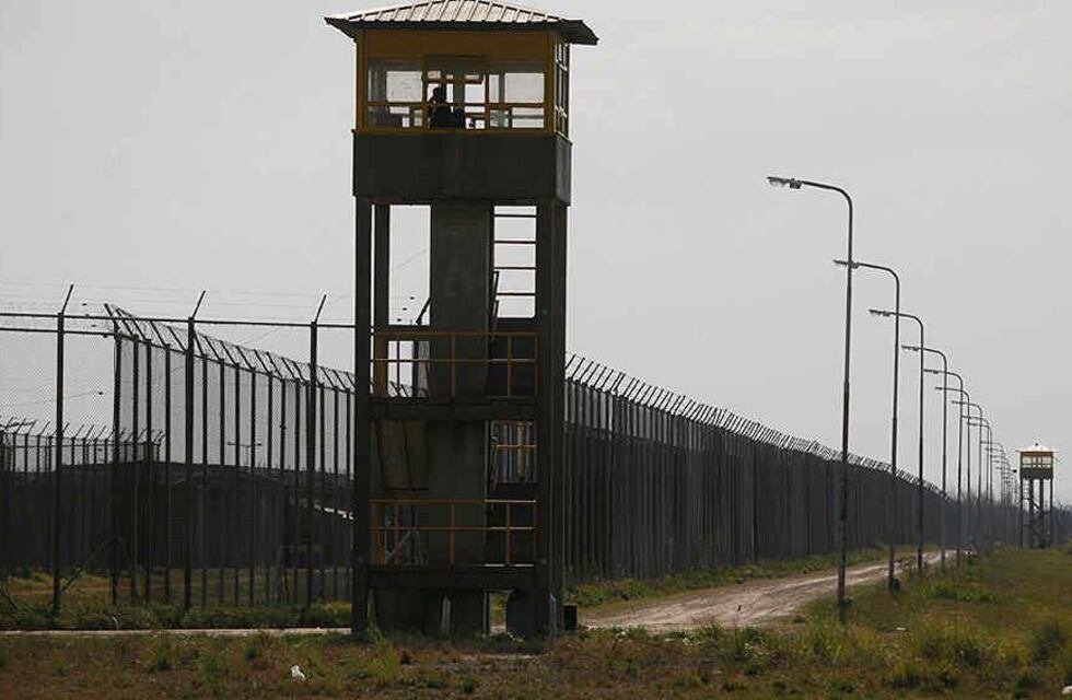 Amenazaron a directivo del penal de Ezeiza e investigan si la narcobanda rosarina “Los Monos” está vinculada