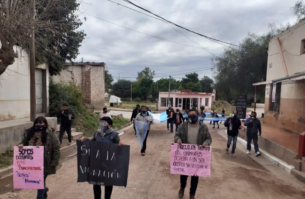 Docentes de un pueblo salteño denuncian demoras en la vacunación