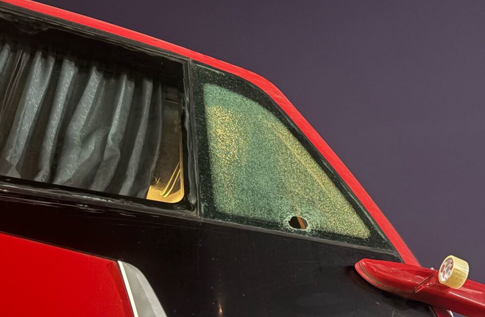 En Córdoba: apedrearon el colectivo de un conocido club y un futbolista sufrió lesiones