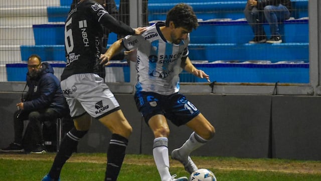 Lucas Albertengo erró un penal al final del partido