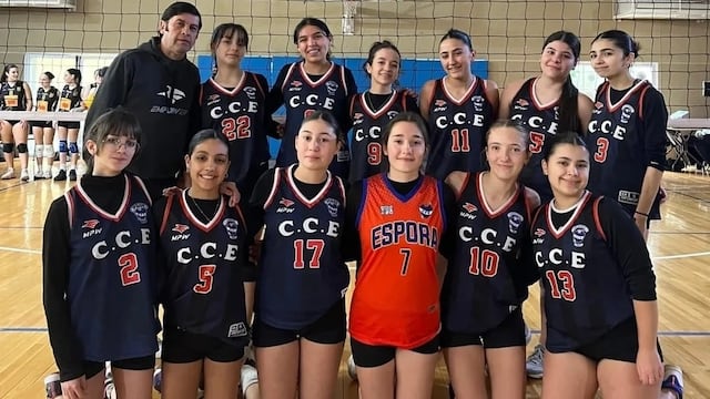 Femenino de vóley del Club Espora