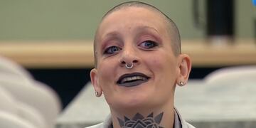 “Te agarramos justo”: tras un nuevo reto en Gran Hermano, Furia salió del baño desnuda a atender el teléfono y quedó “congelada”.