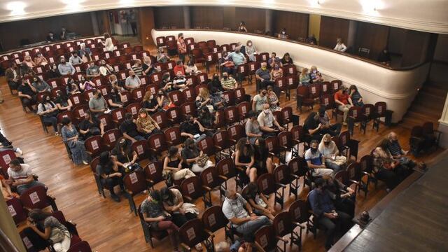 El viernes por la noche reabrió el telón el Teatro Independencia. Con protocolos, el público pudo disfrutar la actuación de Ernesto Suárez. Gentileza Gobierno de Mendoza