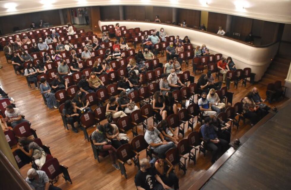 Con Ernesto Suárez reabrió el telón del Teatro Independencia